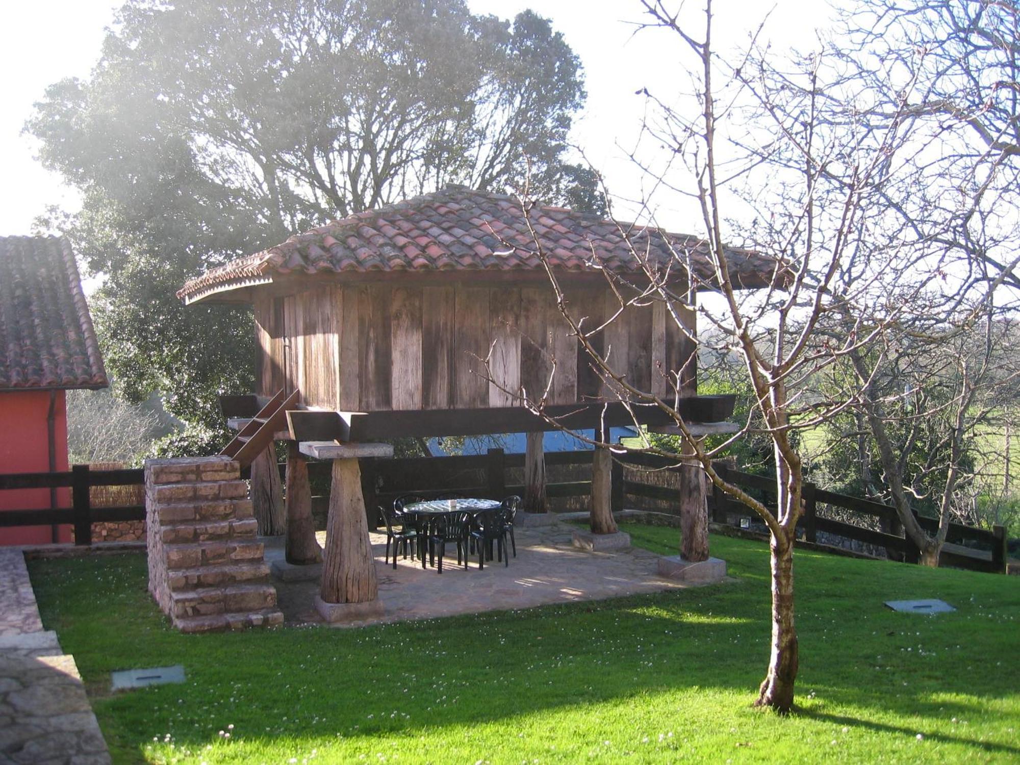 Apartamentos El Cueto De Los Collado Villanueva de Pria Bagian luar foto