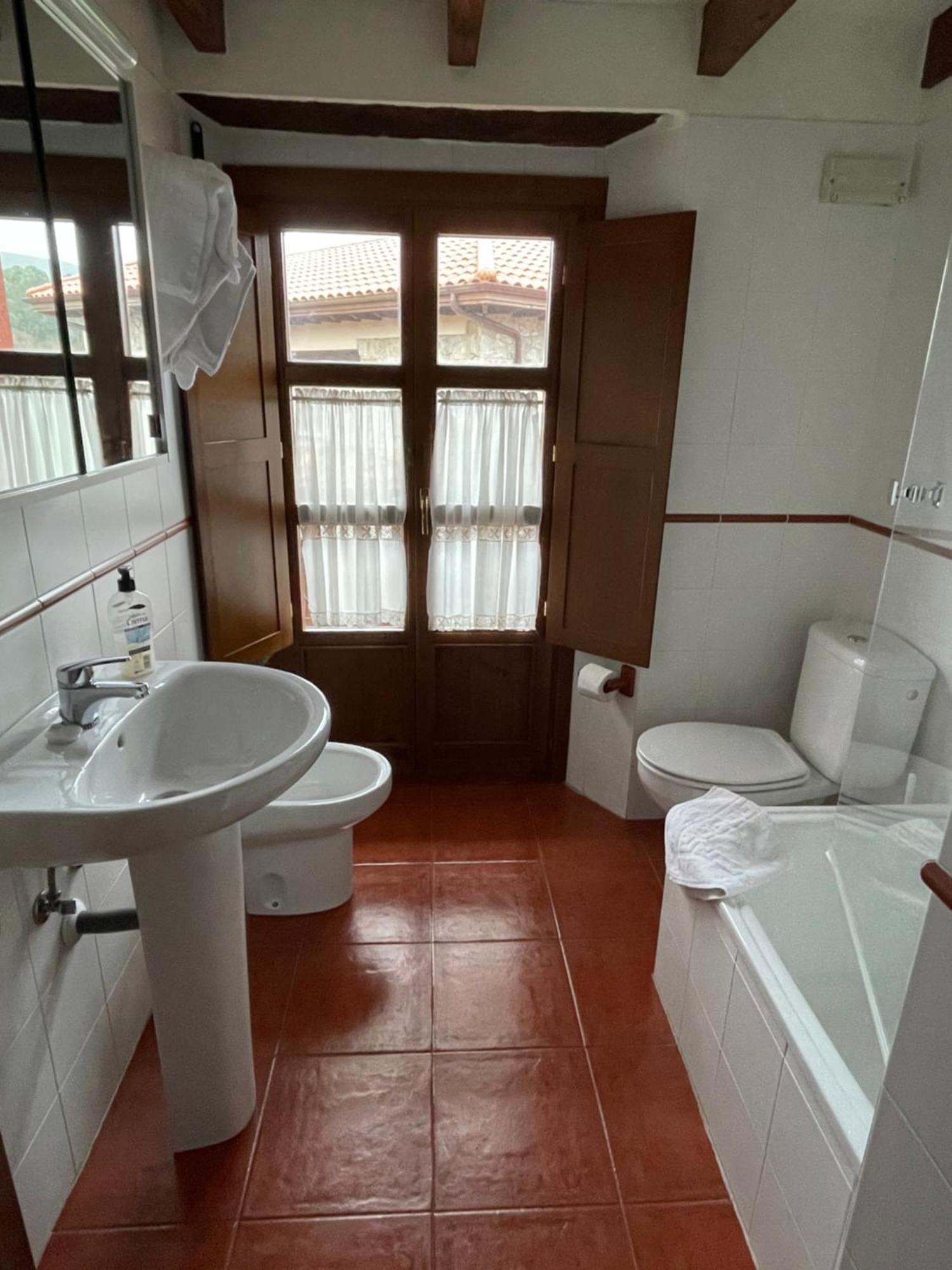 Apartamentos El Cueto De Los Collado Villanueva de Pria Bagian luar foto